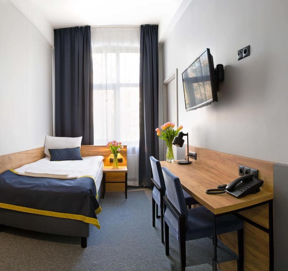 Hotel Mokotow ワルシャワ エクステリア 写真